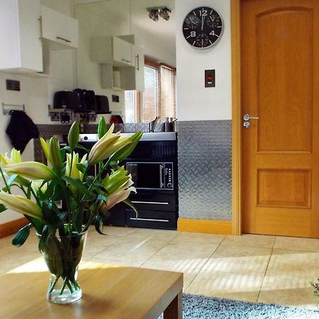 Flat 14D Bayhead Apartman Stornoway  Kültér fotó