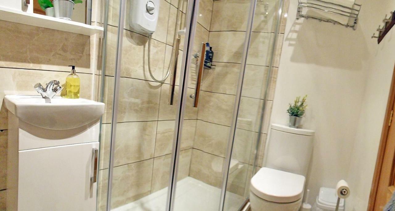 Flat 14D Bayhead Apartman Stornoway  Kültér fotó