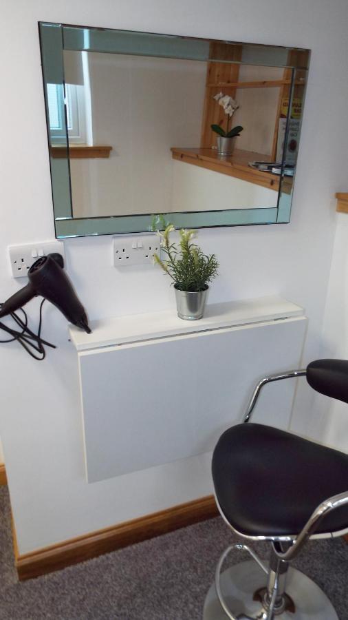 Flat 14D Bayhead Apartman Stornoway  Kültér fotó